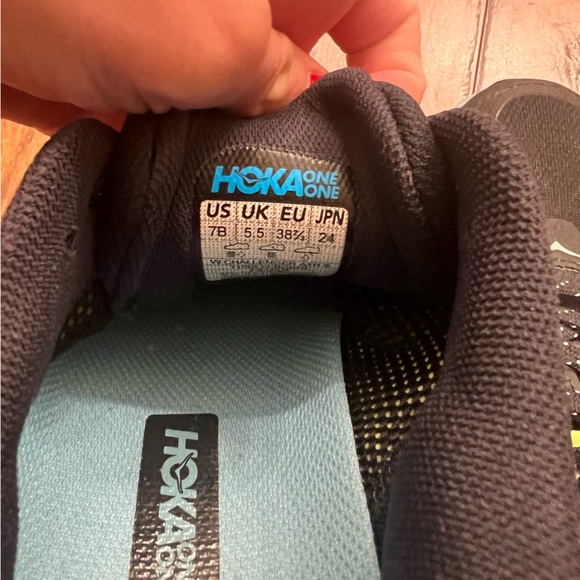 Hokas - Picture 6 of 8